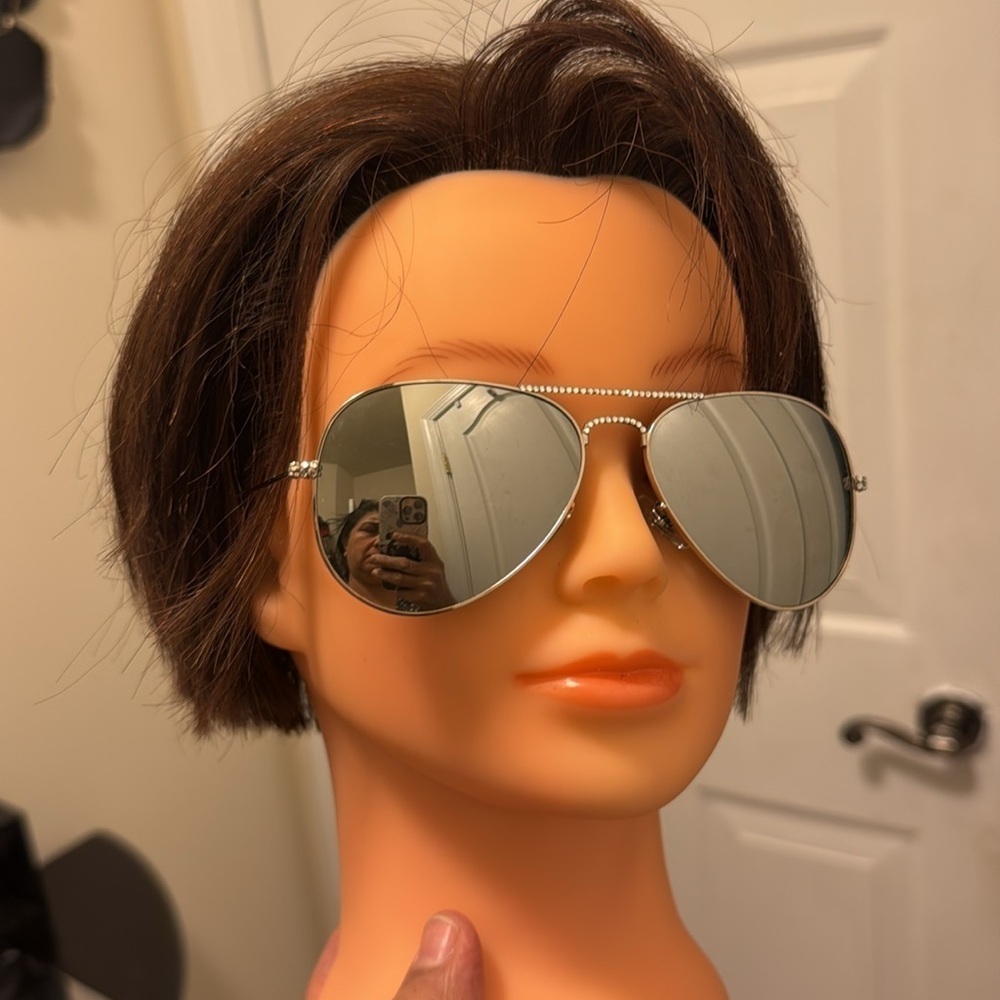 Swarovski Crystal  eyewear game with Jimmy Crystal New York. Shins like 💎